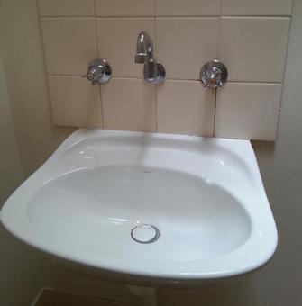 Clean Bathroom Sink - Fullarton - Now VIP Clean and looking like new.