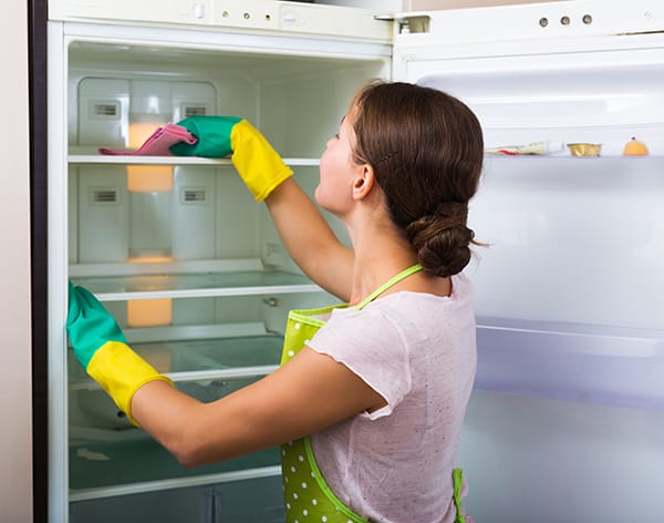 How to clean your fridge