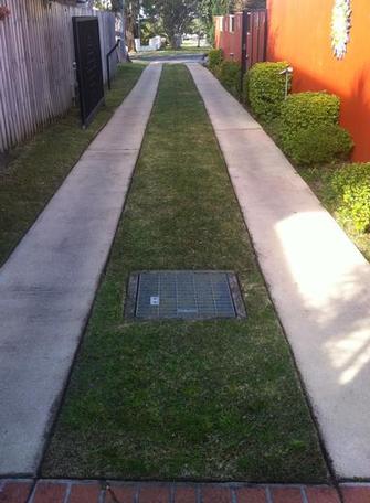 Driveway Edging - A clean refreshing entrance home after a hectic day at work.
