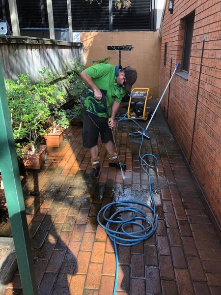 Pressure cleaning