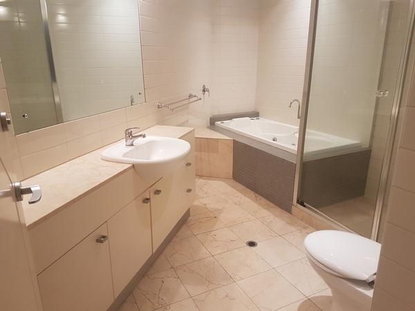 Bathroom Cleaning Hillarys