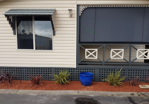 Garden Tidy in Busselton 4 - I have layed crushed gravel on top of the weed mat and by doing so has brought out some amazing colour in the garden bed.&nbsp;

The customer was very, very pleased with the completed job, she loved it.&nbsp;

She said &quot;Shane you always do a great job&quot;